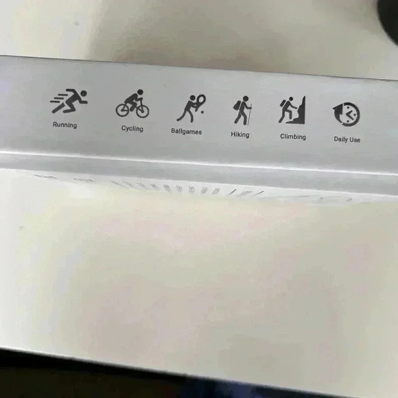 Slim  Adjustable Sports Belt in Turquoise Green - Picture 2 of 9